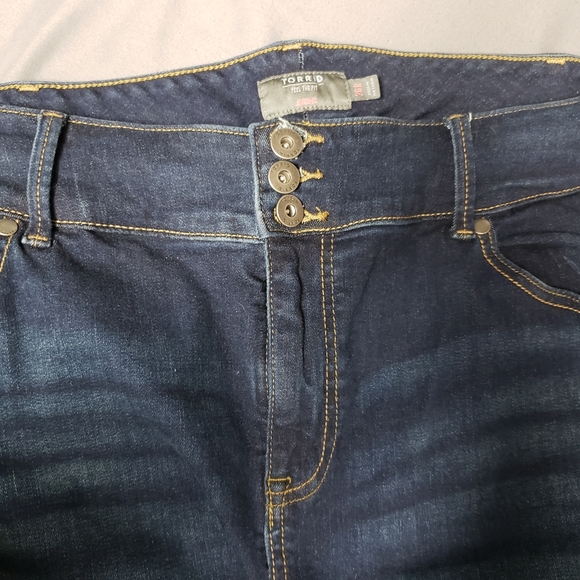 Sold Elsewhere-Torrid Super Soft Dark Wash Jegging - Picture 5 of 6